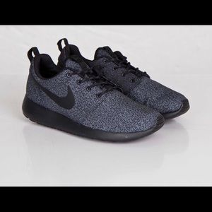 Nike Roshe Run Print